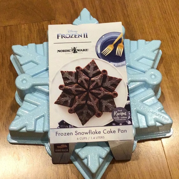 Nordicware Frozen snowflake cake pan 6cups - Picture 1 of 6